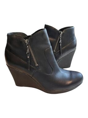 UGG Meredith Black Leather Wedge Ankle Booties size 8.5